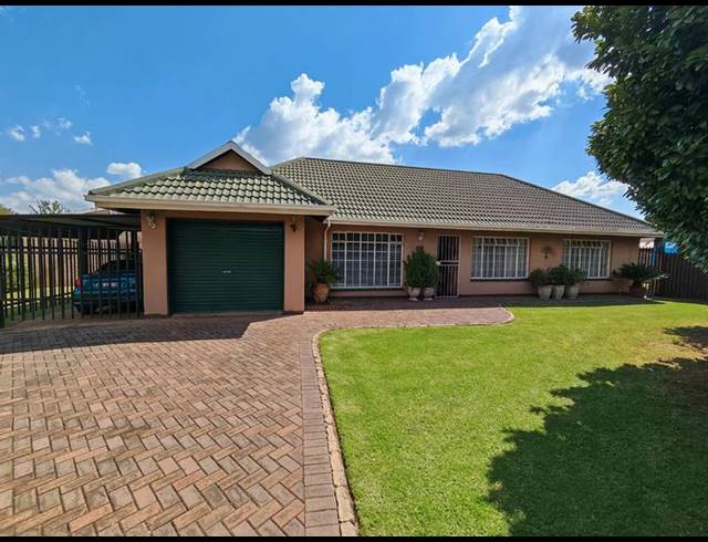 3 BEDROOM HOUSE FOR SALE IN VANDERBIJLPARK SE 6